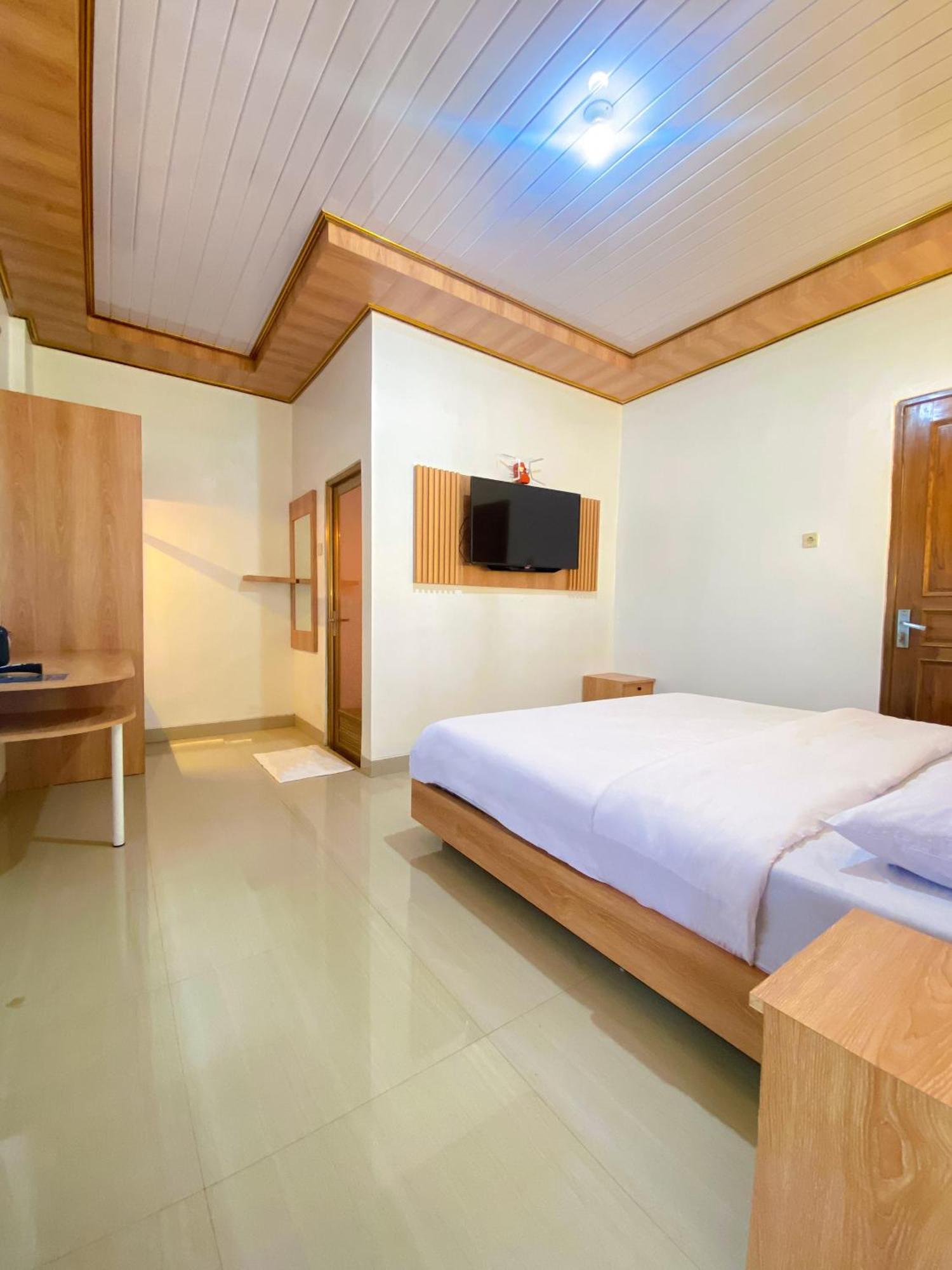 Hotel Wijaya Family 2 Kalasan ภายนอก รูปภาพ