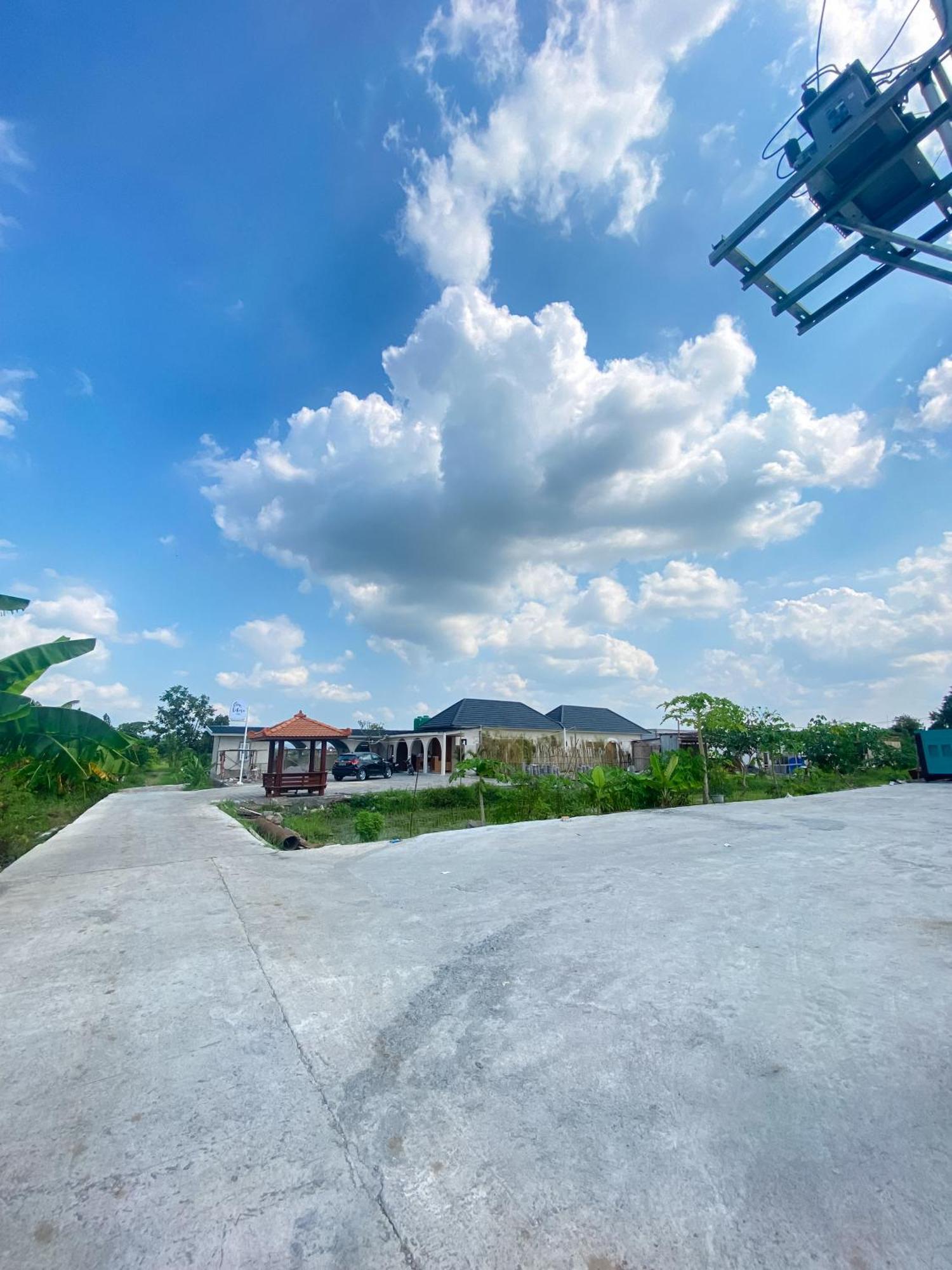 Hotel Wijaya Family 2 Kalasan ภายนอก รูปภาพ